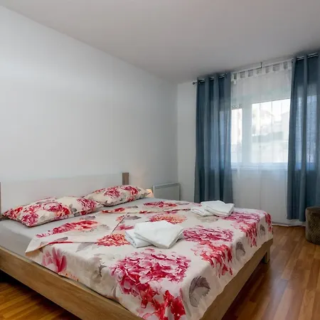 Apartamento With Wifi - 19493 *